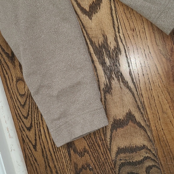 Mens Van Heusen Classic Fit Beige Quarter Button Shirt Size M - Picture 4 of 5